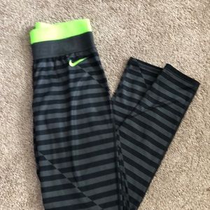 Nike pro striped leggings